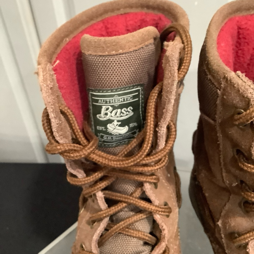 G.H. Bass & Co. Brown and Black Winter Boots - Picture 5 of 15